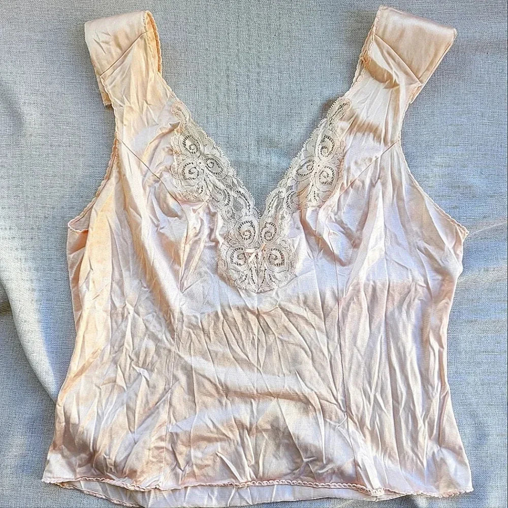 Satin Lace Slip Camisole Top Cream Color padded straps by Bali size 38